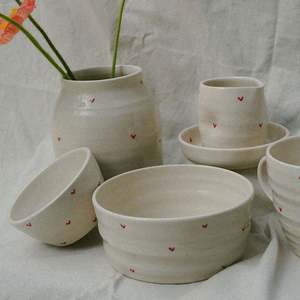 Kitchenware: Brogan Handmade Breakfast Bowl - Hearts - White