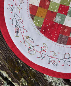 Christmas: Noelle Tabletopper