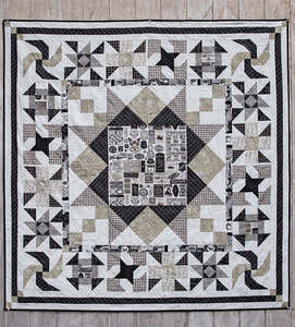 Kitsets: Golden Hues Medallion Quilt