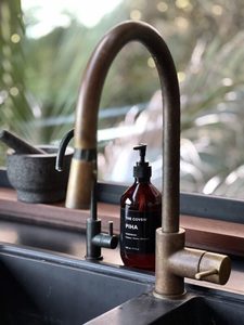 Products: Piha Handwash - THE COVEN