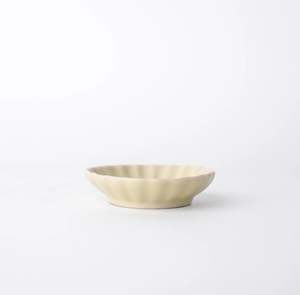 Naibu Pottery: Naibu - Yellow Round Chrysanthemum Sauce Dish