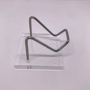 Stands: Silver stand with clear base