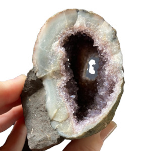 Geodes: 503g Amethyst Geode