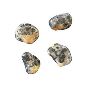 15-20g Black Tourmaline in Quartz Tumble