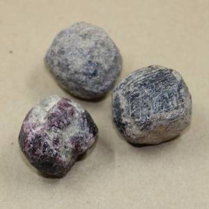 Garnet Red small Raw