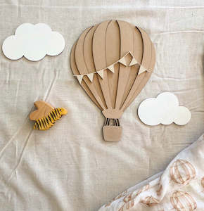 Timber Flora: Day Dream'n hot air balloon