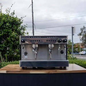 Futurmat: Pre-Loved Futurmat Ottima Excellent Condition 15 Amp – Built-In Pump