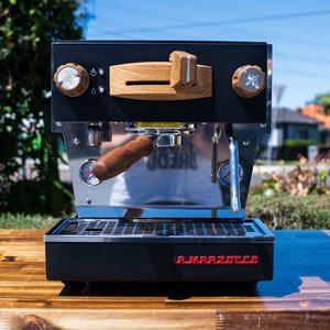 La Marzocco: Ex-Showroom La Marzocco Linea Mini Black with Specht Timber Kit IOT