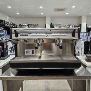 Nuova Simonelli: Immaculate Pre Owned Nuova Simoneli Appia Coffee Machine