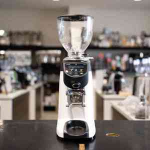 Compak: New Display Demo Compak E5 Om Demand Coffee Bean Espresso Grinder