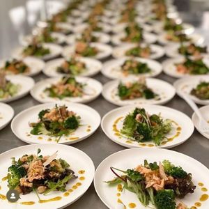 Your Sustainable Kitchen: Disposable Plates Bagastro Round - 4 Sizes