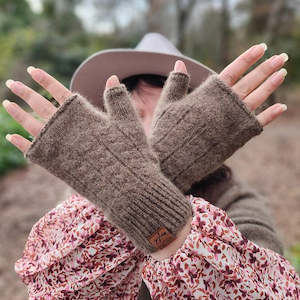 Winter Woolies: Wyld Fingerless Mittens Large