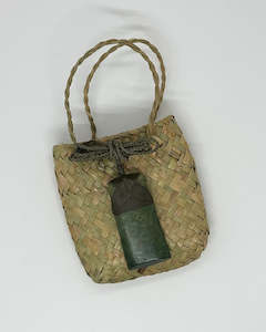 Greenstone - Pounamu: Greenstone - Pounamu  - Toki