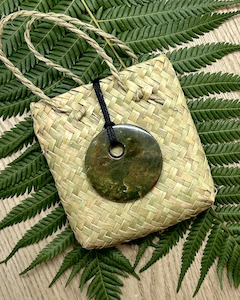 Greenstone Pounamu: Greenstone - Disc Large