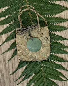 Greenstone Pounamu: Greenstone - Pounamu - Disc Small Light Green