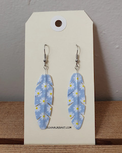 Jewellery: Origami Feather Earrings - Oh Daisy
