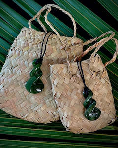 Greenstone - Pounamu, Pikorua the Twist