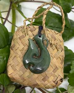 Kiwiana: Pounamu - Greenstone | Fish Hook Pendant