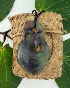 Kiwiana: Greenstone | Pounamu Manaia Pendant