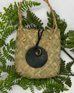 Pounamu | Greenstone Koru Disc - Medium