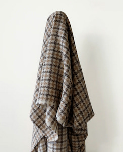 ID: 814C Oh Sew Peru: Chocolate & Toffee Check 40% Alpaca 60% Wool, 410 - 430 gs&hellip;