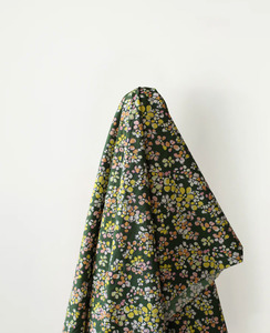 Deadstock Sale: 100% Cotton Green Fields Flower Print 140 cm w, 100 gsm $12