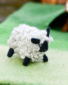 Tara Treasures - Felt White Sheep