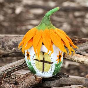 Children: Tara Treasures - Felt Sunflower Fairies & Gnomes House