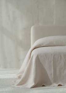 Bedcovers: Heavy Linen Bed Cover | Parchment