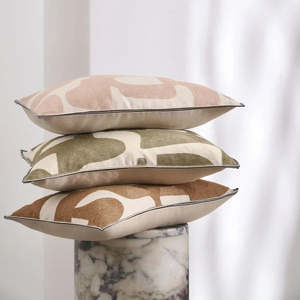 The Entrelacs Cushion – Tabac