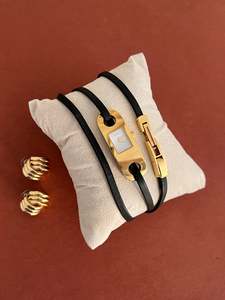 The Heirloom Collection: Gucci Wrap Bracelet Women’s Watch 6100L