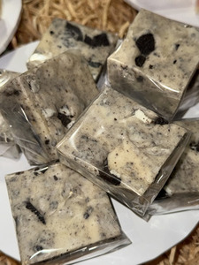 Fudge 100 Gram Block - Cookies n Cream - The Girl on the Swing