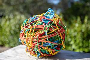 Small Sculpture: Bev Goodwin - Unravelling world