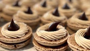 Macarons: Chocolate/Caramel box