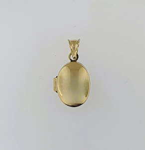 Pendants: 9ct Yellow Gold Locket Pendant