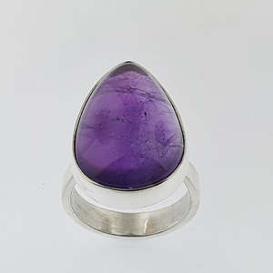 Rings: Sterling Silver Amethyst Ring
