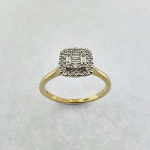 Engagement Rings: Diamond 9ct Gold Cluster Ring