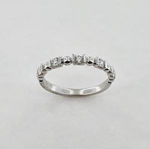 Ladies: 18ct White Gold Diamond Band