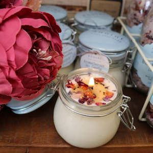 Build Your Own: Aromatherapy Soy Candle From Anoint