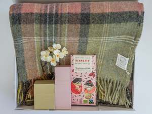 Large Gift Boxes: NUI - Thank You