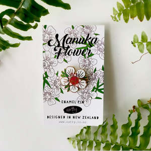 Pins Brooches: Manuka Flower Enamel Pin