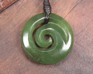 Pounamu Koru Twist: NZ Greenstone Small Koru Pendant (BK128) Hapopo Pounamu
