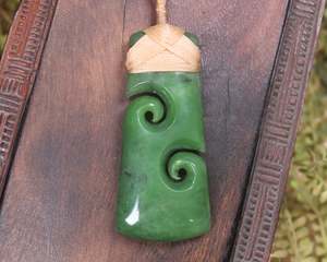 Toki Nz Pounamu: NZ Greenstone Medium Toki with Koru Pendant (BN276) Hapopo Pounamu