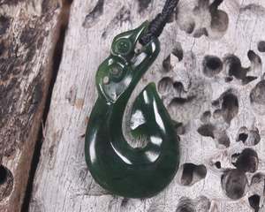 Pounamu Manaia Niho: NZ Greenstone Small Manaia Pendant (BH608) Kawakawa Pounamu