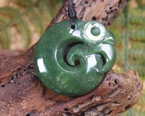 Pounamu Manaia Niho: NZ Greenstone Medium Koropepe Pendant (BC889) Hapopo Pounamu