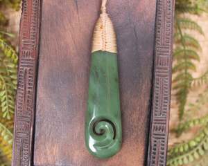 Roimata Pounamu: NZ Greenstone Large Roimata with Koru Pendant (BK464) Hapopo Pounamu