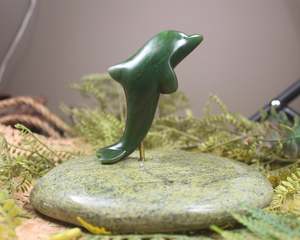 NZ Greenstone Aihe Dolphin Sculpture (BM740) Kawakawa Pounamu