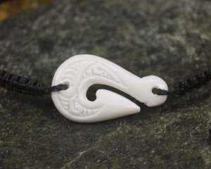 Bone Carvings Nz: Bone Adjustable Cord Matau Bracelet (BM729)