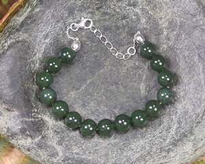 NZ Greenstone Beaded Bracelet (BM420) Kawakawa Pounamu