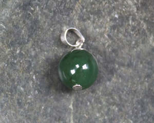 NZ Greenstone Bead Pendant (BM390) Kawakawa Pounamu